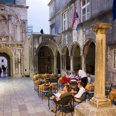 بيت ضيافة Maria's Place 3*