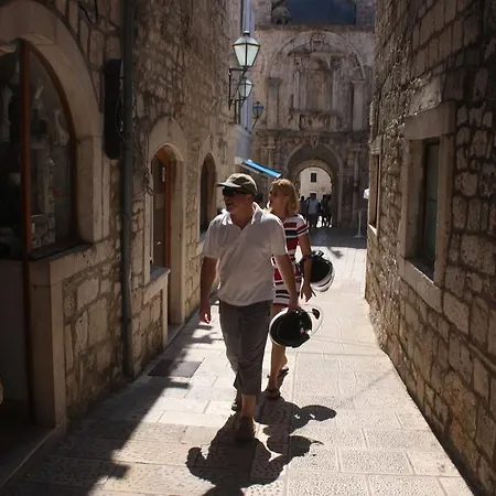 Gostinjska kuća Maria's Place 3*